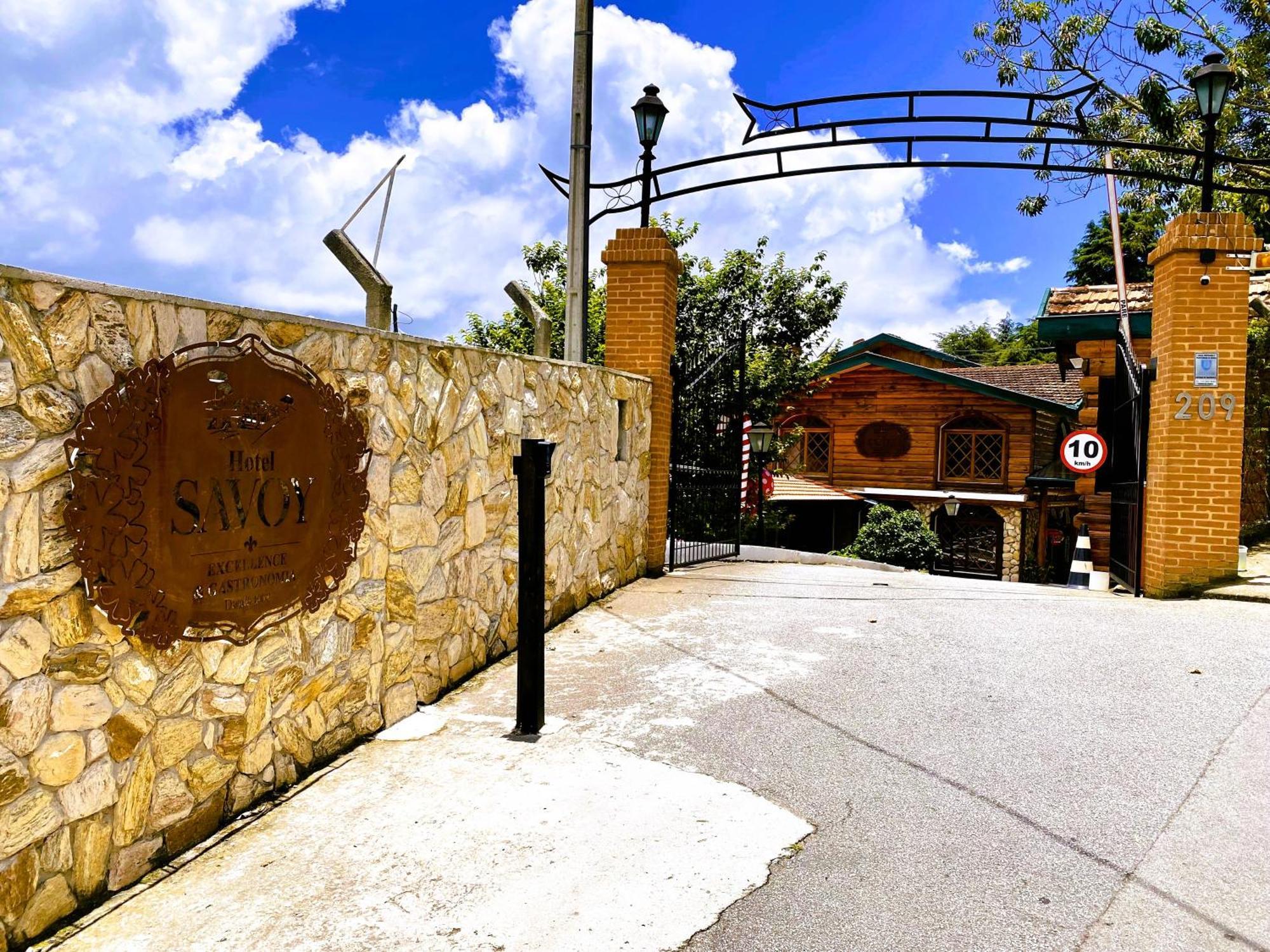 Hotel Savoy Excellence Campos do Jordao Bagian luar foto